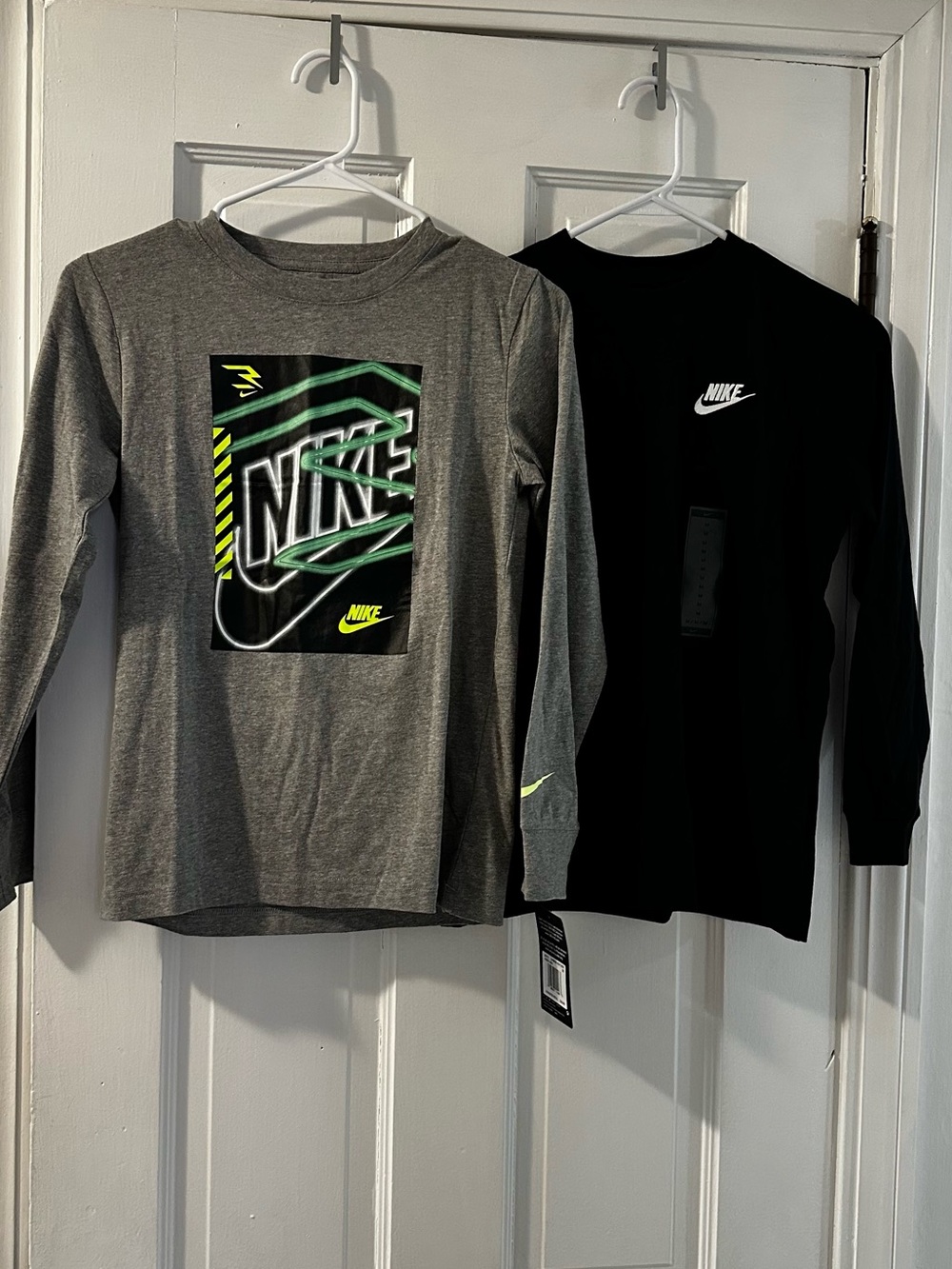 Nike Kids Long-Sleeve Graphic Tees in Gray, Black & Neon Green